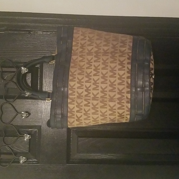 Women's Michael Kors Handbag; Navy Blue and Tan; 15 1/2x12 with 6" Handles - Picture 3 of 11